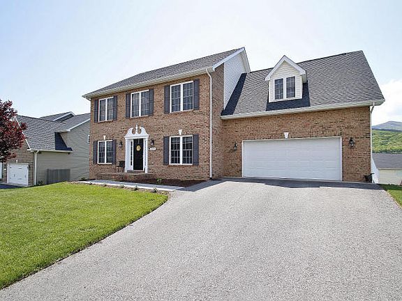 3rd image of 2315 Foxfield Ln