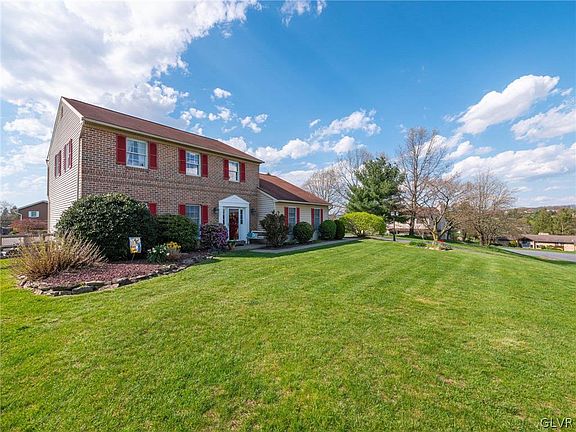 2nd image of 4755 Dickson Dr N