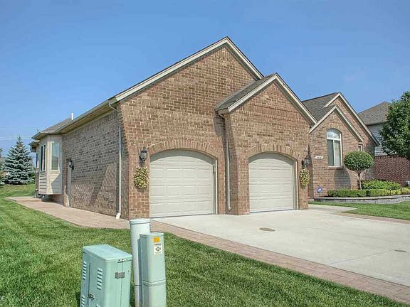3rd image of 50583 Cheltenham Dr