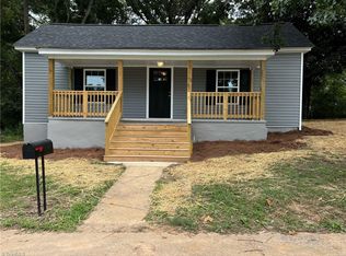 126 N High St, Eden, NC 27288