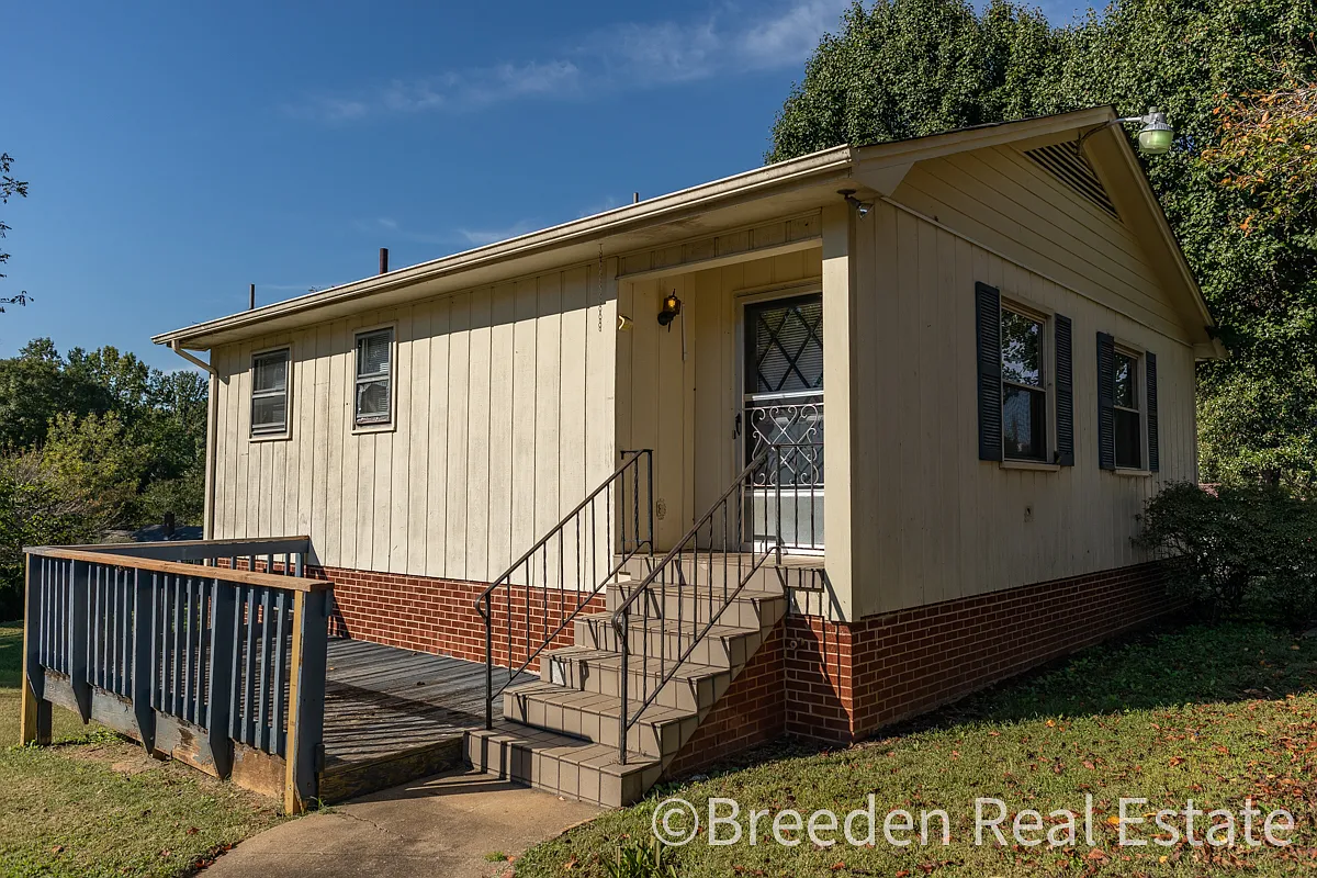 107-01: 106 Flora Lane Northeast - 1 — Photo 1