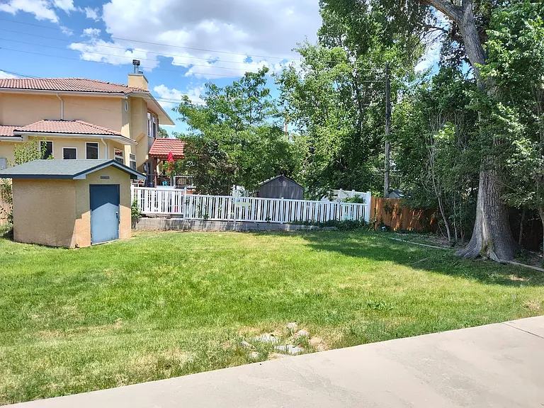 3010 Country Club Dr — Photo 23