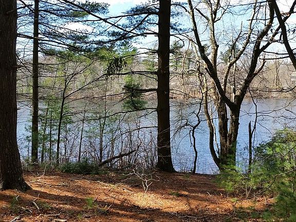 5th image of 12 Pebble Brook Dr
