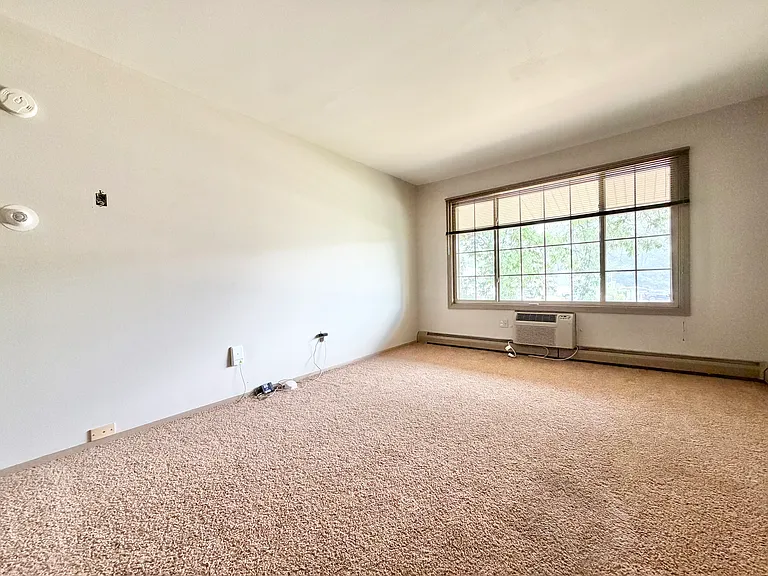 Middleton Commons — Photo 81