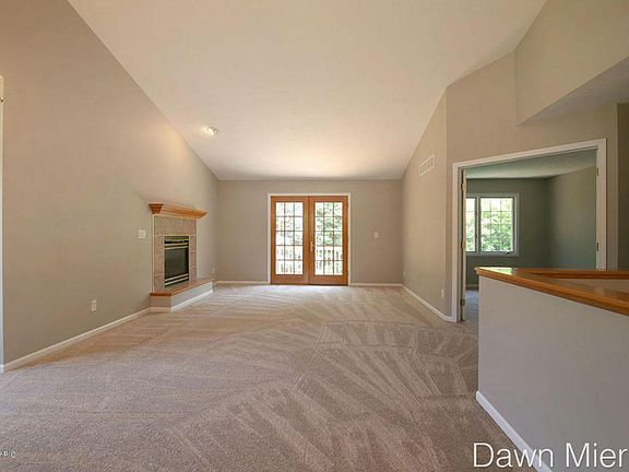 3rd image of 1976 Dunlin Ct NE