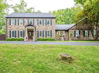 1812 Oak Tree Ridge Rd, Chesterfield, MO 63005