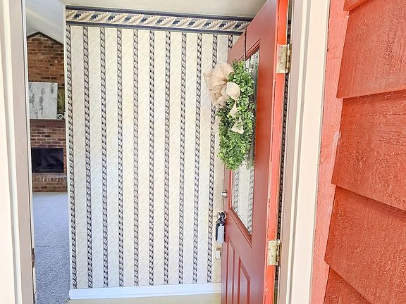 4th image of 429 Avon Rd