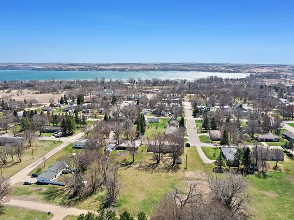 E 9th St, Starbuck, MN 56381