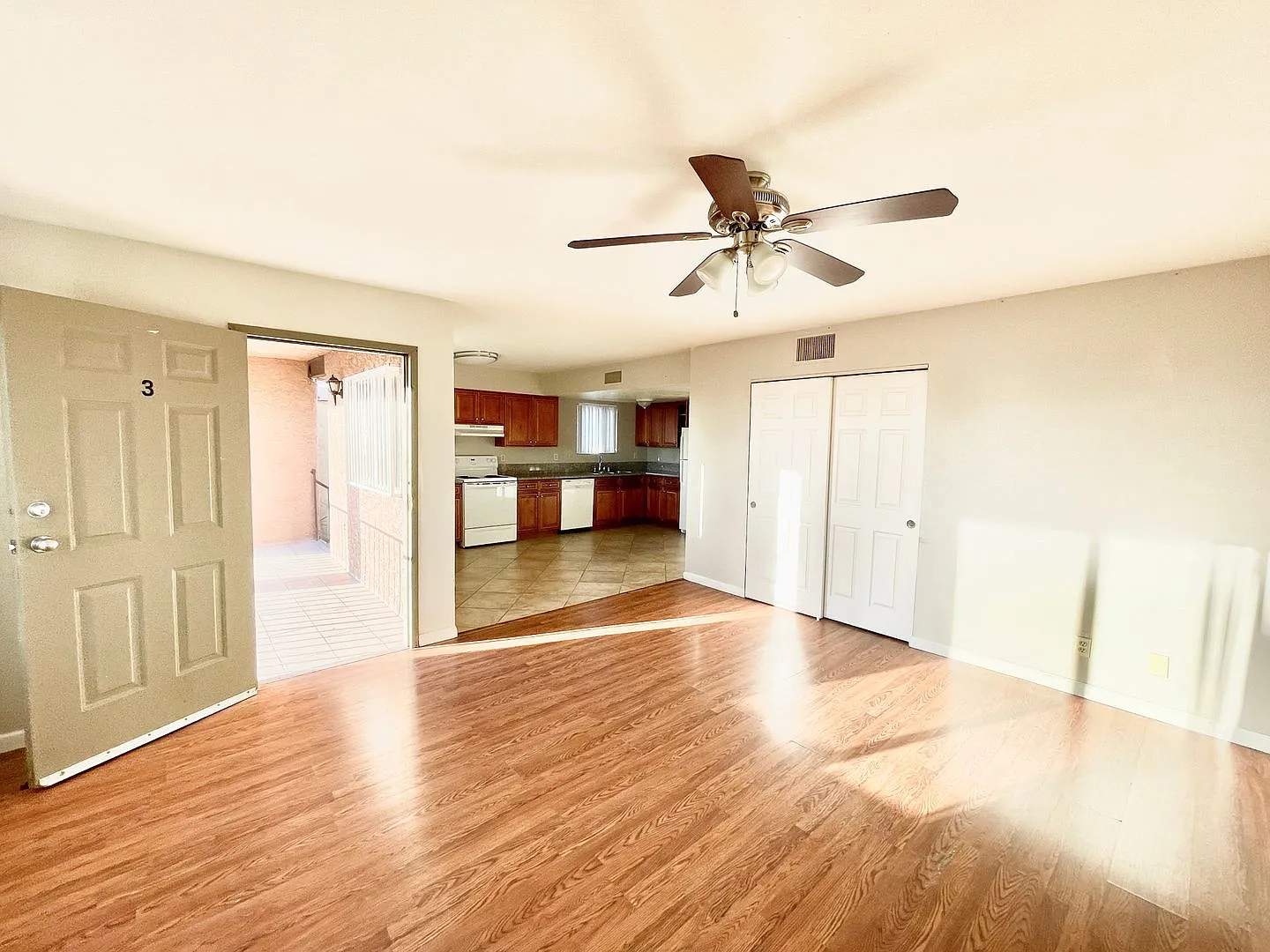 Exeter Drive 2149 - Has Own Handyman — Photo 4