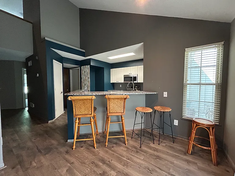 12204 Charlotte St — Photo 11