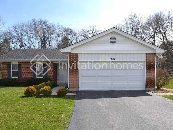 1241 Victoria Ct, Algonquin, IL 60102