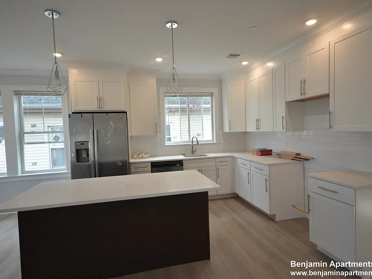 100 Brooks St #4 — Photo 2