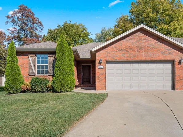 2303 W Bridlewood Trl, Ozark, MO 65721