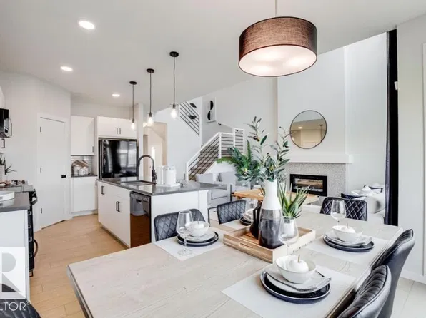 2431 209th St NW, Edmonton, AB T6M 2K7