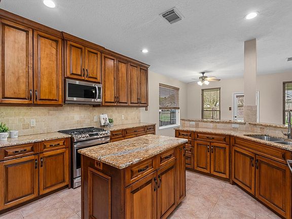 3rd image of 19703 Holly Walk