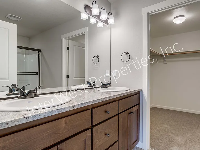 10316 NE 61st Cir — Photo 14