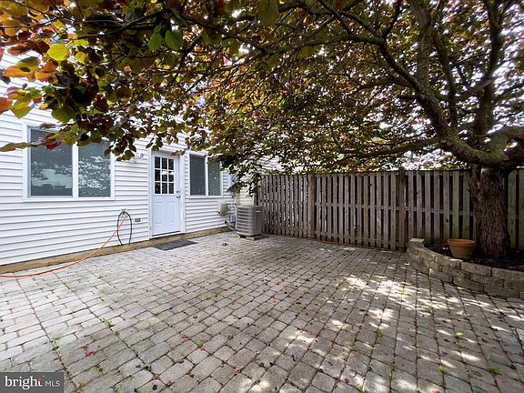 4th image of 5568 Glasgow Woods Ct
