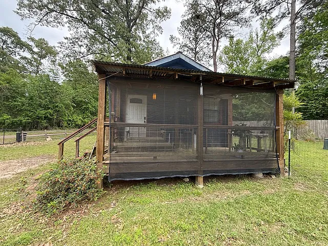 Building Photo - 200 Dogwood Dr