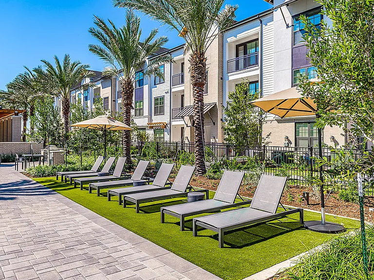 Alys Crossing Apartments — Photo 53