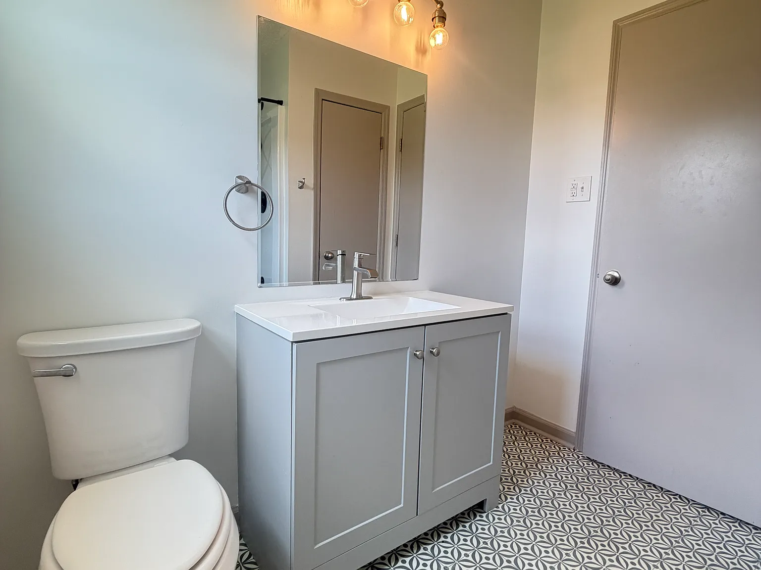 2 bed, 925 sqft, $1,400 — Photo 4