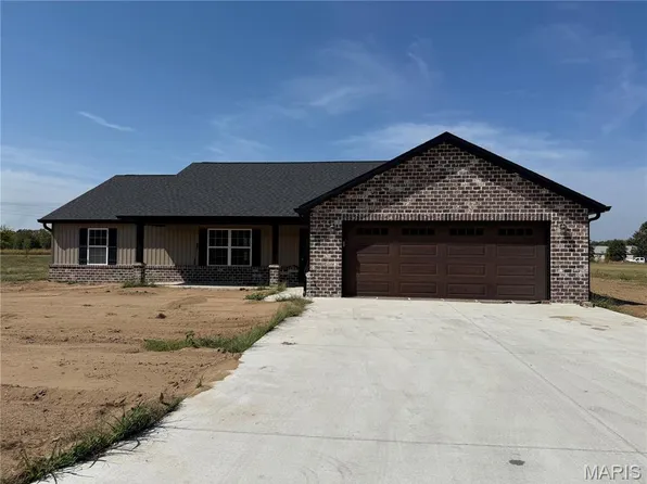 13 Bartlett Ct, Benton, MO 63736