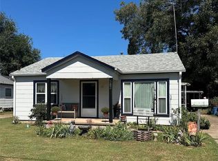 302 4th St, Maysville, OK 73057