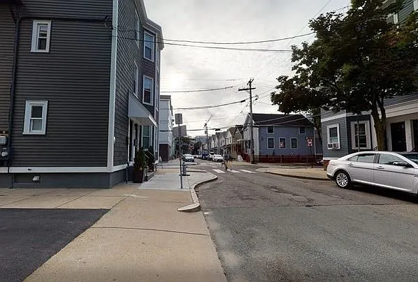 31 Plymouth St — Photo 5