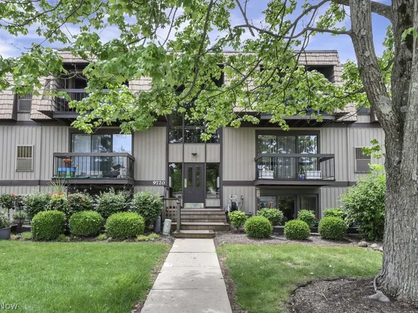 9720 Cove Dr Unit 25G, North Royalton, OH 44133