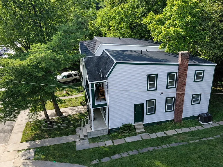 600 De Votie Ave — Photo 24