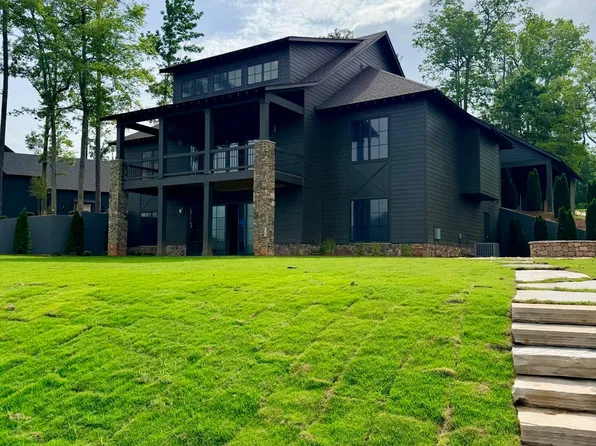 210 Waters Edge Dr, Dadeville, AL 36853