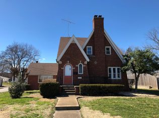 711 S, Red Bud, IL 62278