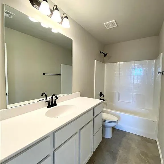 929 Tarry Town Dr — Photo 8