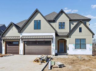 405 Macbride Trl, Solon, IA 52333