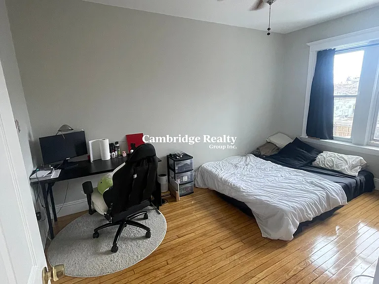 8 Farrington Ave #3T — Photo 15