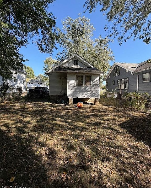 2nd image of 1336 Lakeview Ave