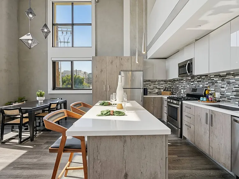 5100 Wilshire Blvd — Photo 122