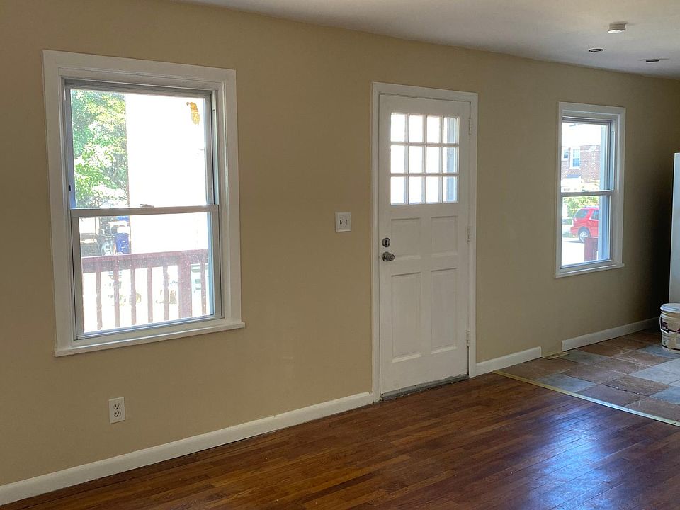 Living Room with Side entrance to deck.