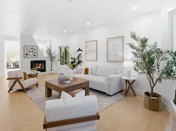 970 La Mesa Ter Unit E, Sunnyvale, CA 94086