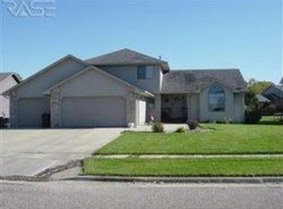 2508 S Rough Rider Dr, Sioux Falls, SD 57106