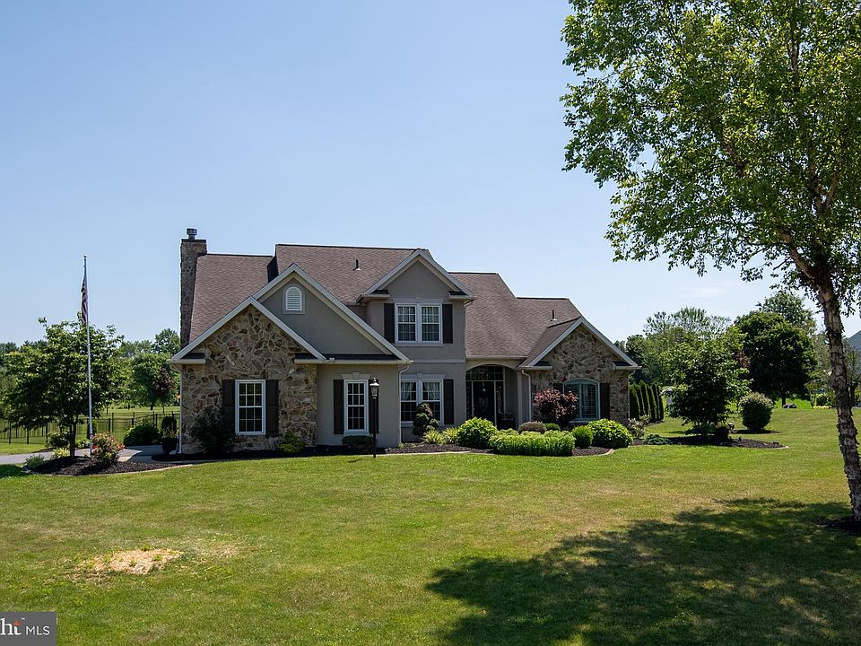 1st image of 6 Carlie Ct