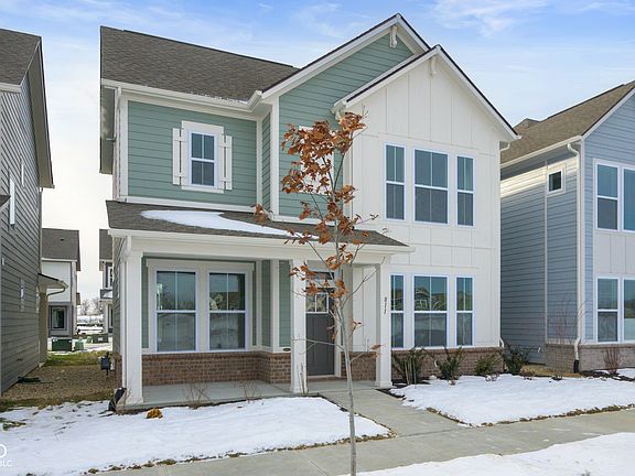 3rd image of 811 Rose Garden Way