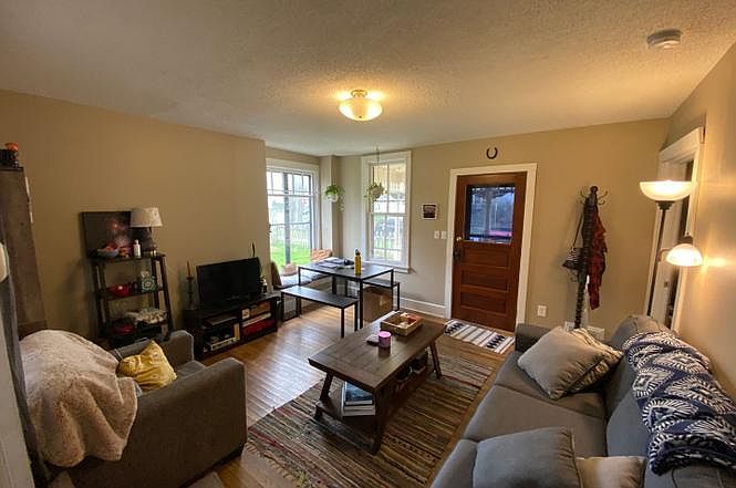 1st image of 2 Tudor City Pl APT Gls