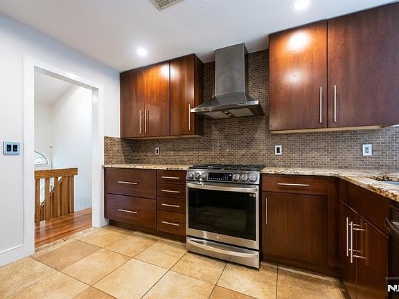 3rd image of 3 Antrim Rd