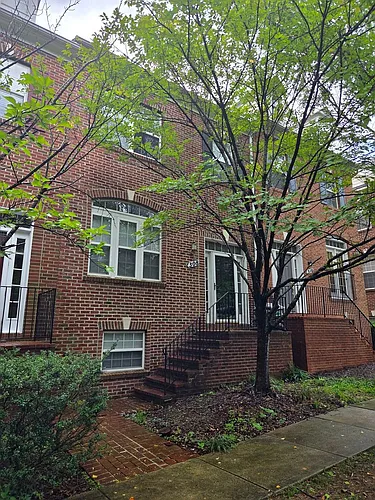 308 Garden View Sq Photo 1