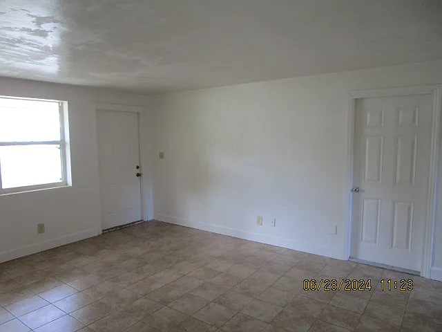 1025 Imperial Dr — Photo 5