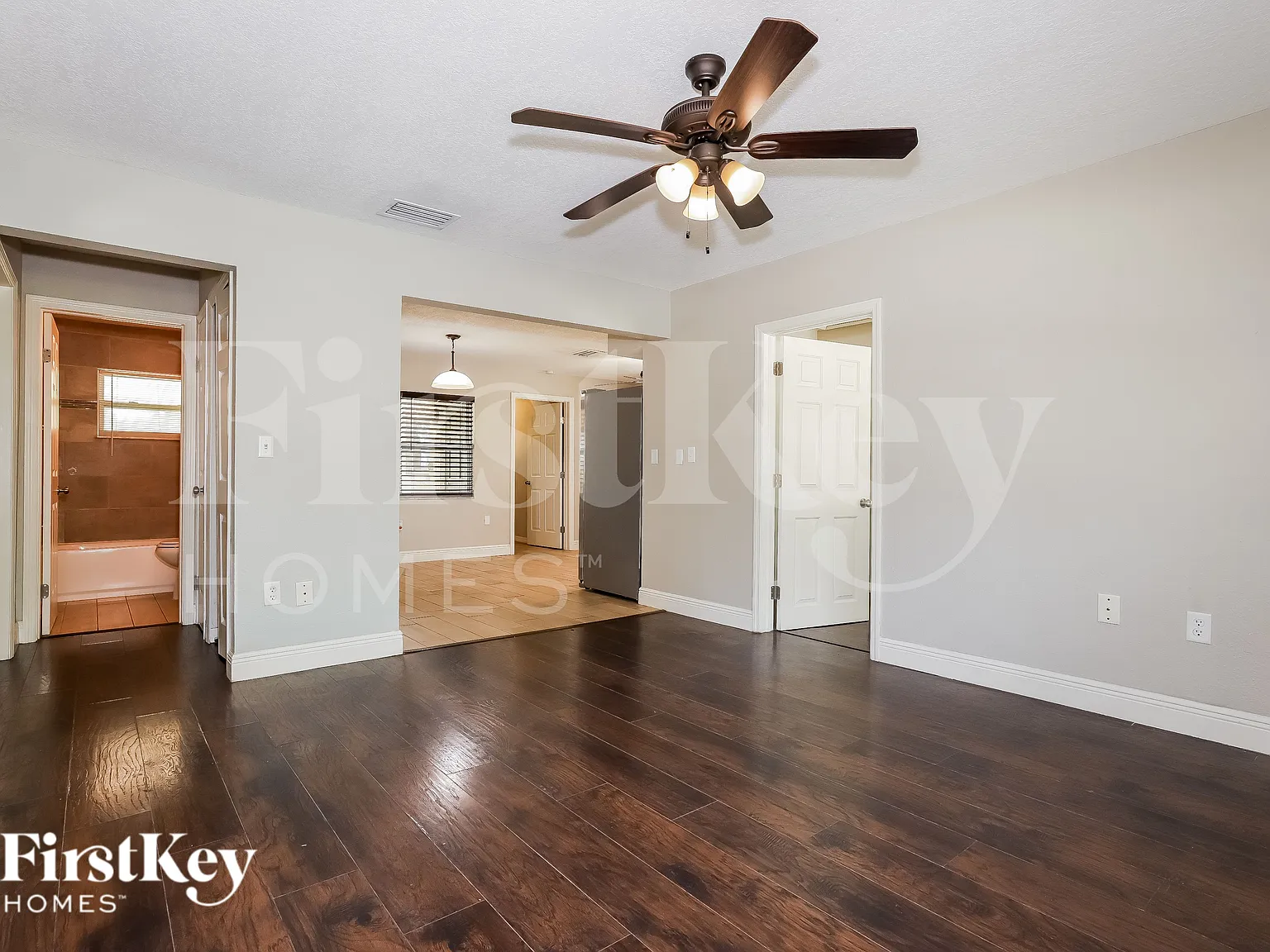 3 bed, 2.0 bath, 1128 sqft, $1,680 — Photo 2