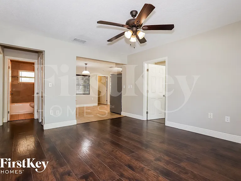 6836 Elder Dr — Photo 2