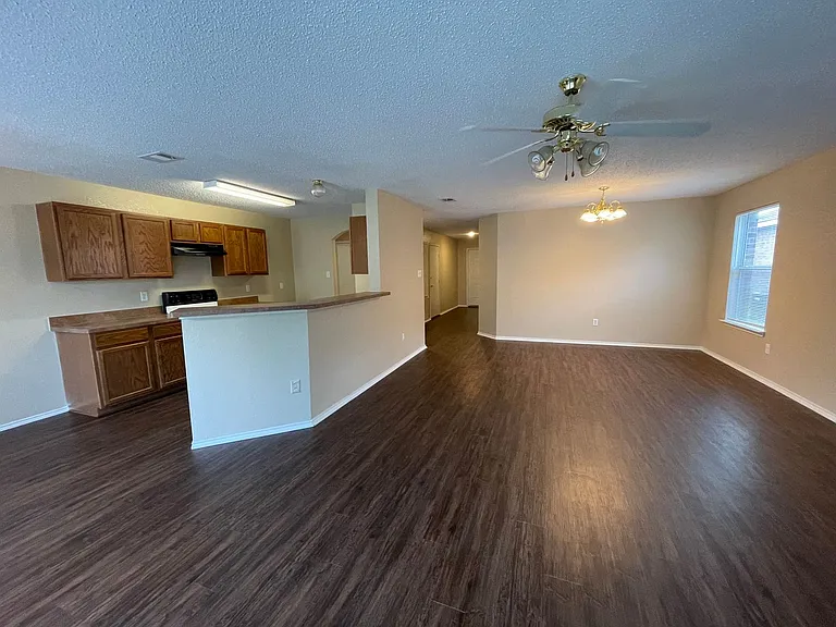 3316 Knoll Trl — Photo 2