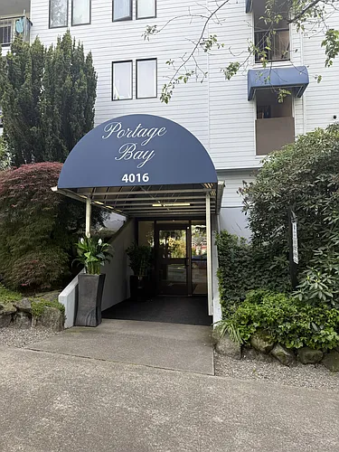 Portage Bay Apartments Photo 1