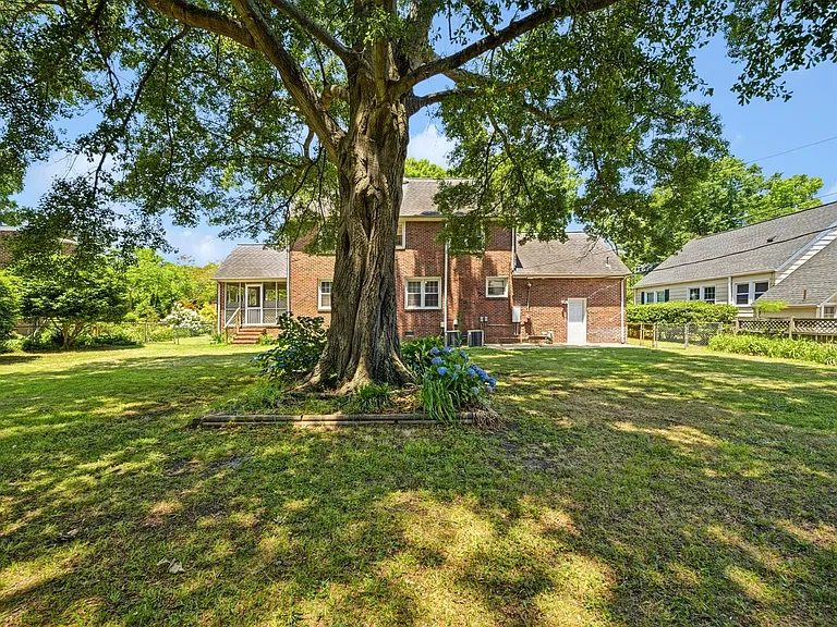 9450 Selby Pl — Photo 33